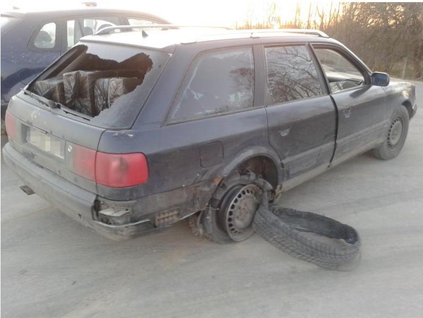 Per kontrabandininkų gaudynes Vilniaus rajone apšaudytas automobilis