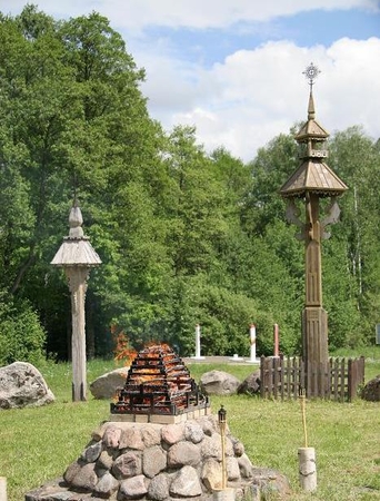 Trijų valstybių sienų sandūroje – naujas stogastulpis