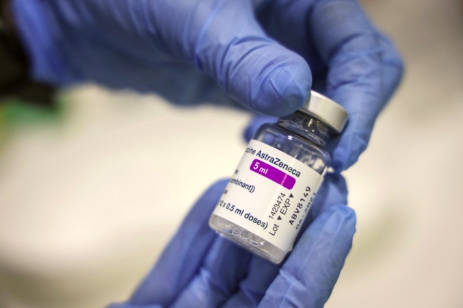 „AstraZeneca“ pranešus apie vakcinos stygių, ES susidūrė su dar viena problema