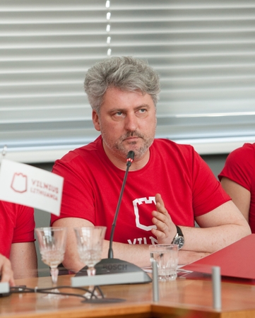 Reklamos agentūra ir jos vadovas bus teisiami už aferas