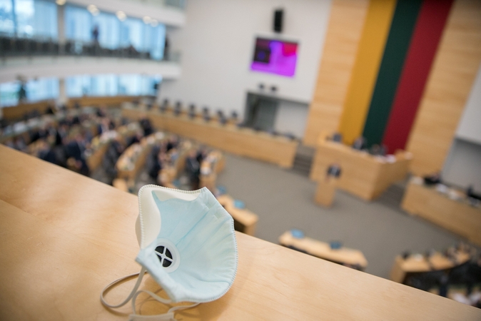 Seimo rūmuose nebeliks su COVID-19 susijusių ribojimų