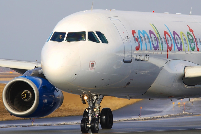 „Small Planet Airlines“ skaičiuoja augančias pajamas