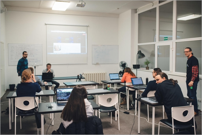 Jaunimo nedarbui mažinti – programavimo mokymai