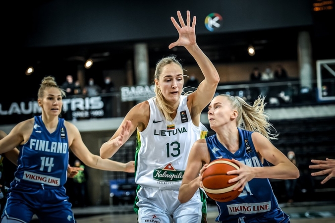  Pažįstamos: per 2023-iųjų „EuroBasket“ atrankos varžybas lietuvės abu kartus įveikė suomes.