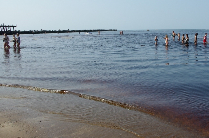 Infrastruktūra: vasarą perbrendama Šventosios uosto įplauka.