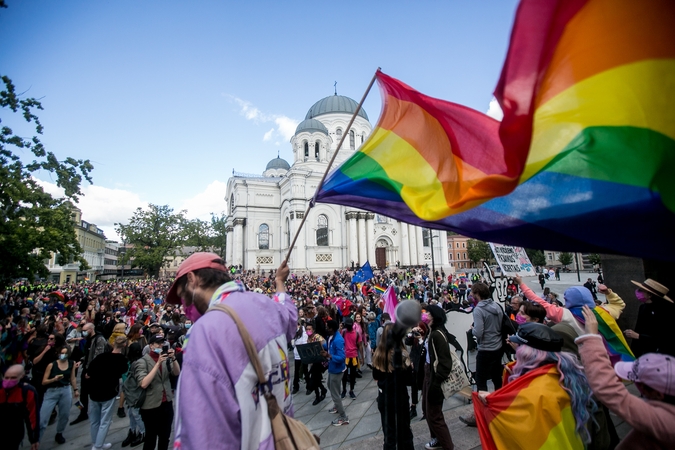 Eitynės: demokratinėje teisinėje valstybėje daugumos visuomenės vyraujančios nuostatos negali būti pagrindas diskriminuoti asmenis vien dėl jų seksualinės orientacijos.