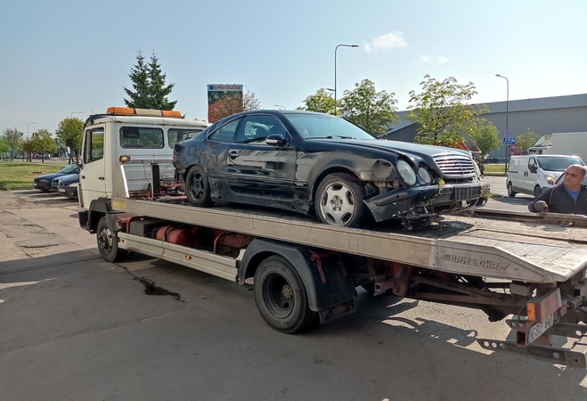 Nenaudojami: nutempiami automobiliai, kurie tris mėnesius neturi techninės apžiūros ar yra išregistruoti.