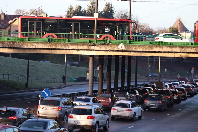 Saikingai: iš Lietuvoje tikrintų automobilių 6,5 proc. buvo įtraukti į remontui grąžintinų modelių sąrašą.