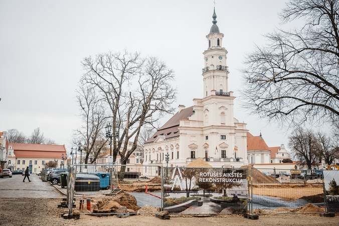 Darbai: jeigu darbai vyks pagal planą, šiemet Kalėdų eglutė sugrįš į centrinę Senamiesčio aikštę.