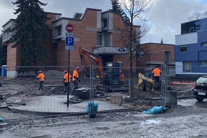 Planai: atnaujinti darbai prie Santuokų rūmų, aikštės remontą ketinama pabaigti liepą.