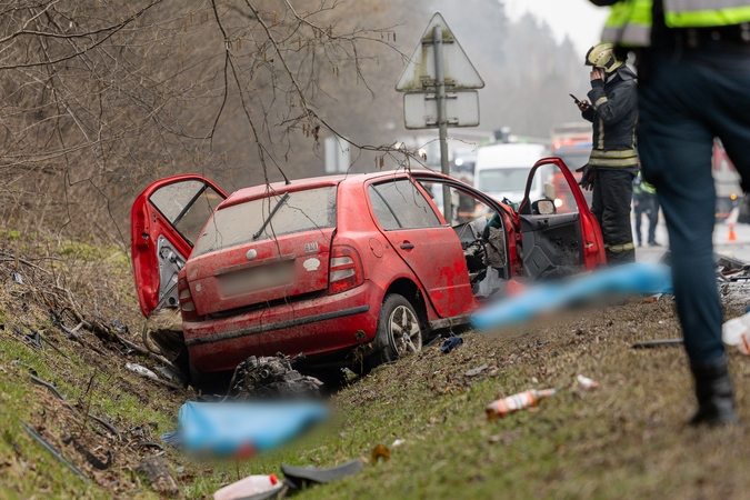 Kaupiasi: parinkdami kainą konkrečiam vairuotojui draudikai gali sumuoti net ilgesnio nei penkerių metų laikotarpio įvykius.