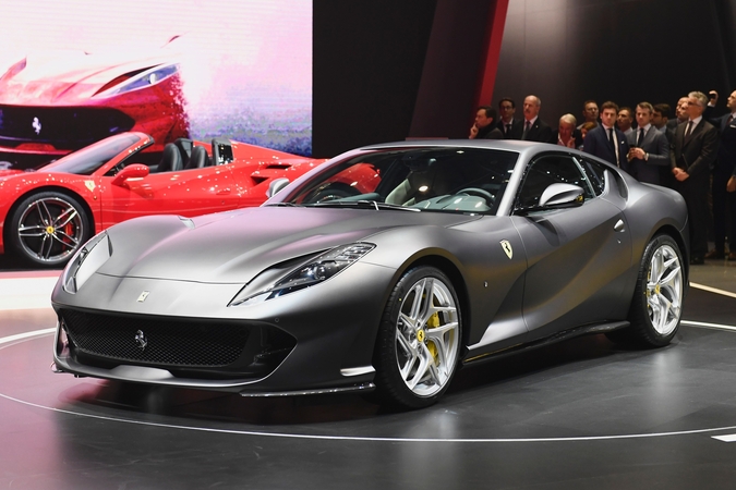 Lyderis: „Ferrari 812 Superfast“ buvo pristatytas kaip galingiausias ir greičiausias itališko „žirgyno“ serijinis automobilis.