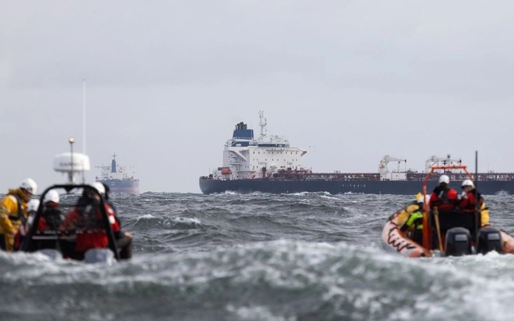 Kovotojai: „Greenpeace“ aktyvistų protestas prieš tanklaivį „Seagull“ su rusiška nafta.