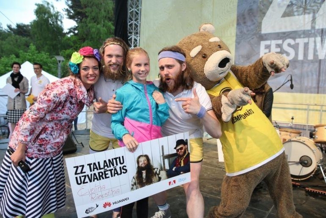 Viena iš 2015 m. „ZZ Talanti“ nugalėtojų E. Riekstina