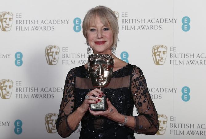 Kino legenda Mirren BAFTA apdovanojimą gavo iš „vaikaičio“ Williamo