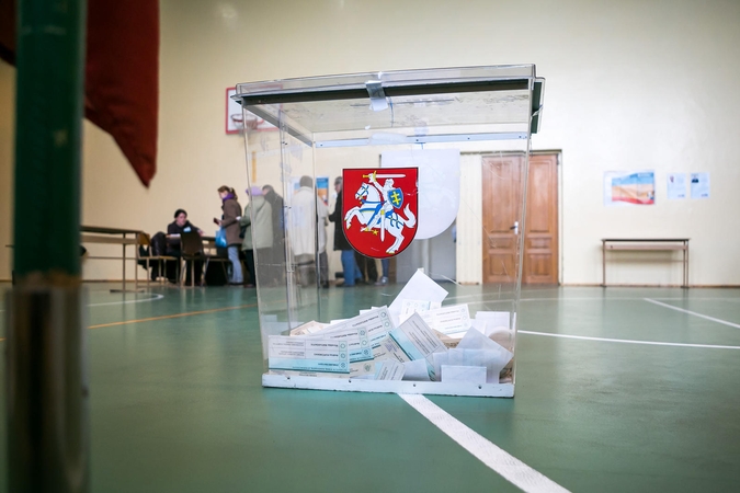 Antrajame rinkimų ture geriausiai sekėsi socialdemokratams ir liberalams