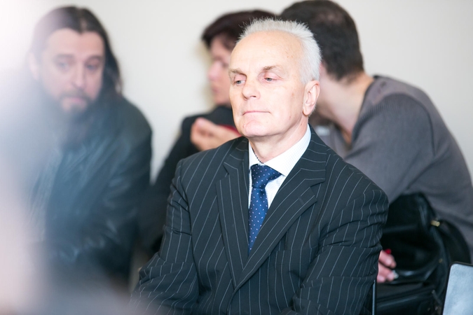 B. Burgio byloje apklaustas ir išmestas gimnazistas