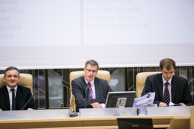 Kauno politikai posėdžiaus ir naktį?