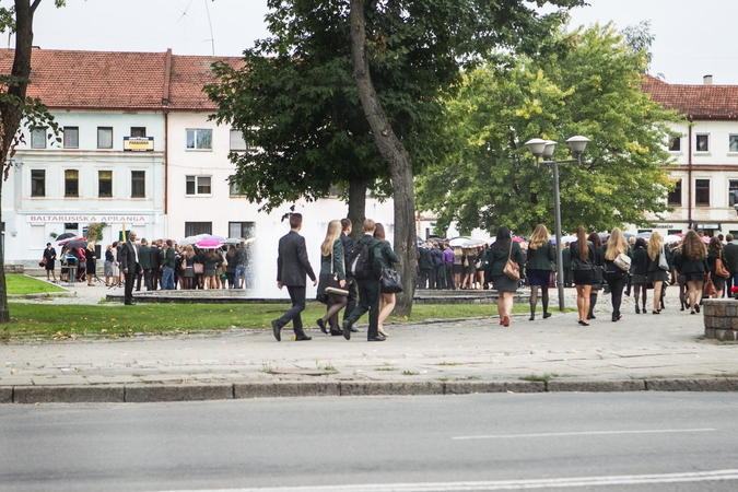 Naujų mokslo metų sutiktuvės Kaune: lūžo kaulai, perėjoje partrenkta 16-metė