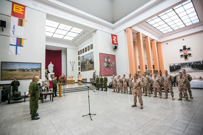 Kaune apdovanoti prie Somalio krantų operaciją baigę kariai