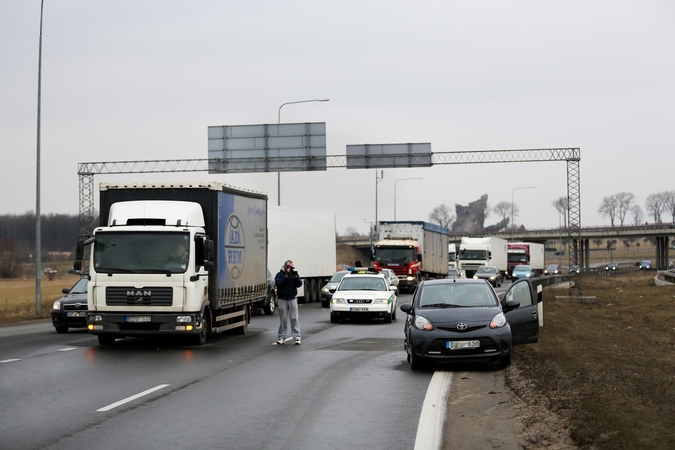 Per vilkiko ir automobilio avariją sužalotas vaikas