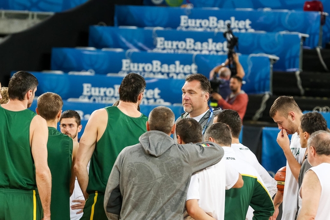 Prieš dvikovą su prancūzais mūsiškius bandė įkvėpti A. Sabonis (specialiai iš Slovėnijos)