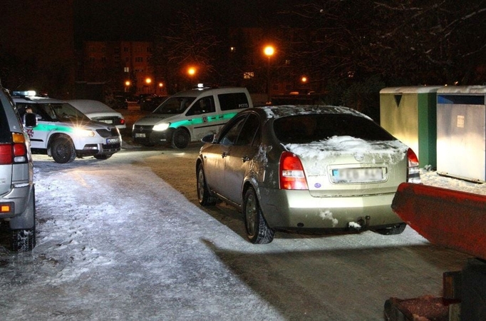 Pareigūno ne tarnybos metu sulaikytas vairuotojas teisinosi negėręs, bet nusprendė bėgti