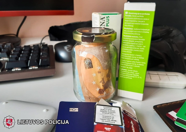 Pareigūnams sukėlė įtarimų elektroninių cigarečių skystis: nepilnamečiams gali grėsti atsakomybė