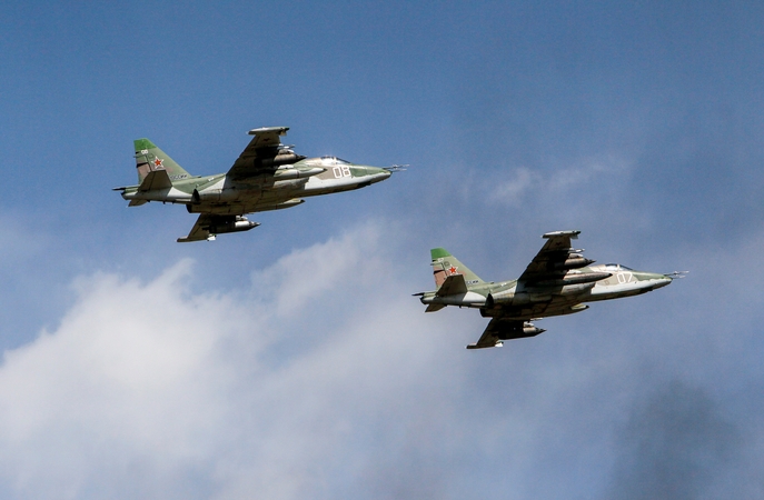 Rusija į pratybas Baltarusijoje pasiuntė šturmo lėktuvų Su-25