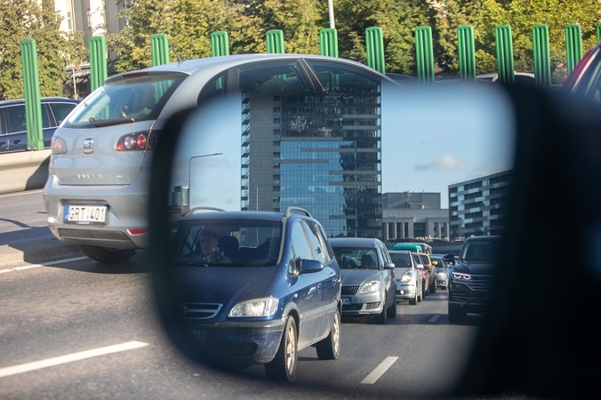 ES ketina iki 2035-ųjų nutraukti automobilių su vidaus degimo varikliais pardavimą