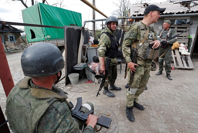 Ukrainos pajėgos: Rusijos kariai šaudė per civilių evakuaciją iš „Azovstal“