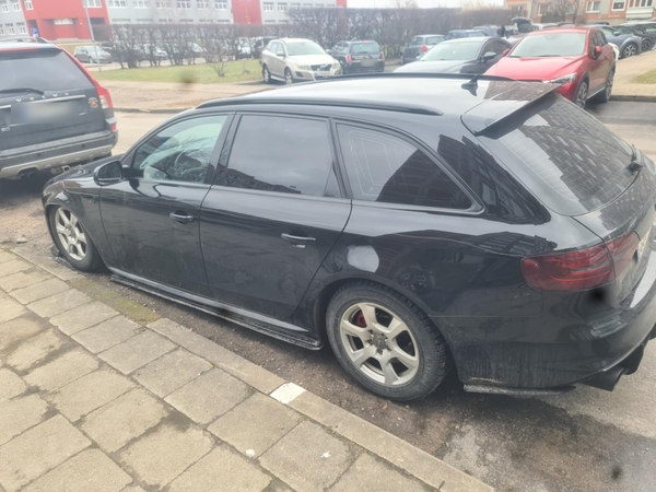 Nemalonumai: Lūžų g. 1 automobilio savininkas liko be žado, išvydęs apibraižytą savo automobilį, taip nutinka jau ne pirmą kartą.