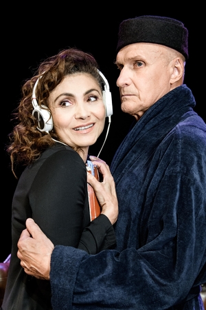 Vilniaus kameriniame teatre – intelektualūs, žavingi ir meniški įkaitai 