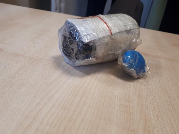 Pravieniškių pataisos namuose aptiktas paketas su įvairiais narkotikais