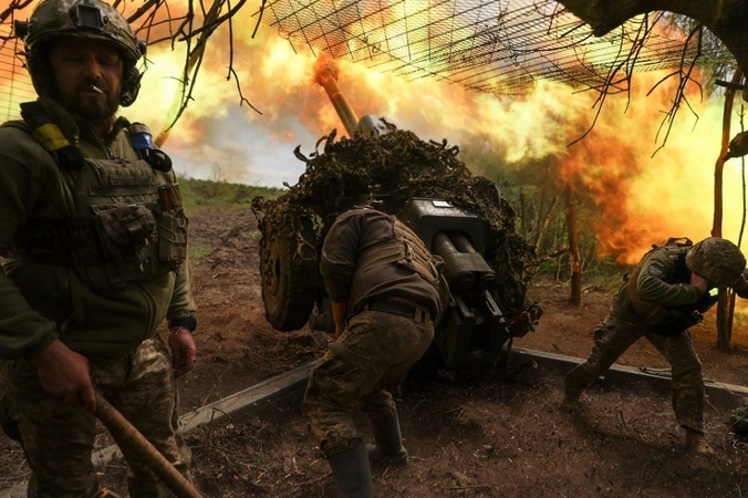 Šokiruojantis Ukrainos kariškio pasakojimas iš kontrpuolimo: mes miegojome ant lavonų