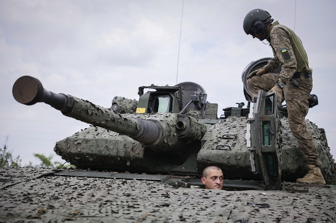 Ukrainos pajėgos skelbia darančios pažangą aplink Bachmutą
