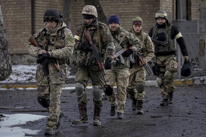 Ukrainos kariuomenė teigia pristabdžiusi Rusijos puolimą