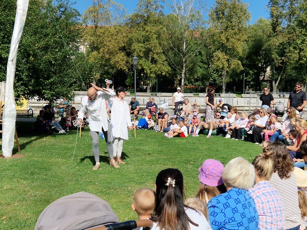 Teatrą uostamiestyje mažieji pažino per klounų pokštus