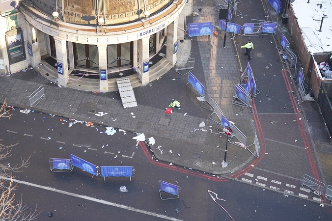 Prie Londono koncertų salės kilus spūsčiai sunkiai sužeisti keturi žmonės