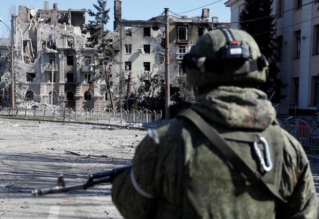Rusija tęsia Mariupolio bombardavimą