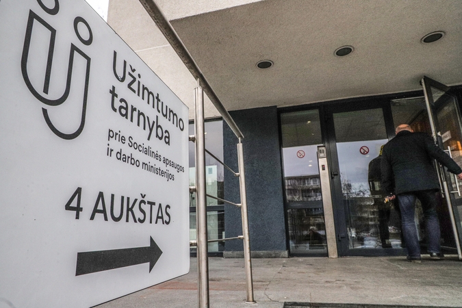 Užimtumo tarnyba: darbdaviai konkuruoja dėl darbuotojų