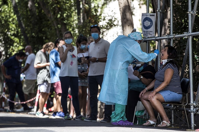 Italijoje dėl koronaviruso uždaryti naktiniai klubai