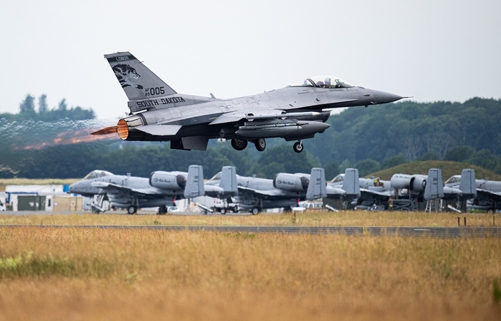 NATO sąjungininkės baigė precedento neturinčias oro pajėgų pratybas