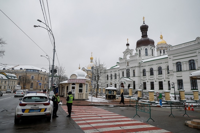 Ukraina surengė reidą garsiame vienuolyne, dėl įtariamų ryšių su Rusija