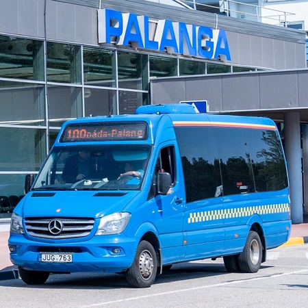 Kelionė 100-ojo numerio autobusu:  patogus būdas pasiekti Palangos oro vartus