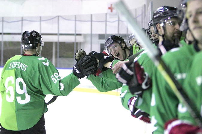 „Kaunas Hockey“ ledo ritulininkai tik po baudinių serijos įveikė „Geležinį vilką“ 