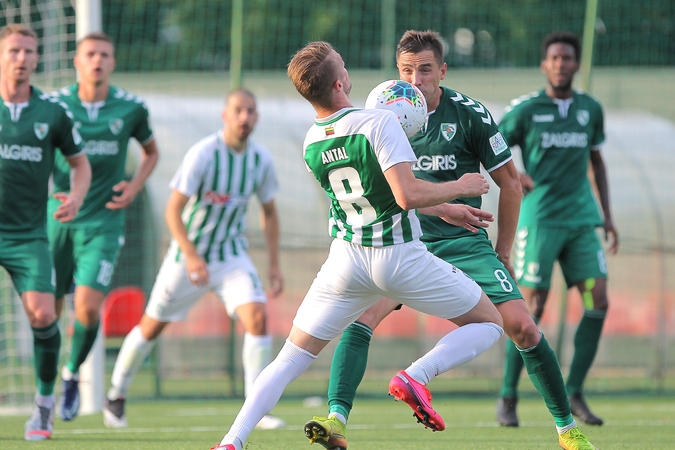 „Žalgirių“ derbyje – „zidaniškas“ smūgis varžovui į veidą ir Vilniaus triumfas