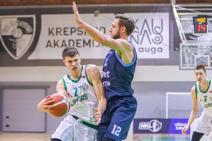 Jaunieji žalgiriečiai nusileido Jonavos krepšininkams