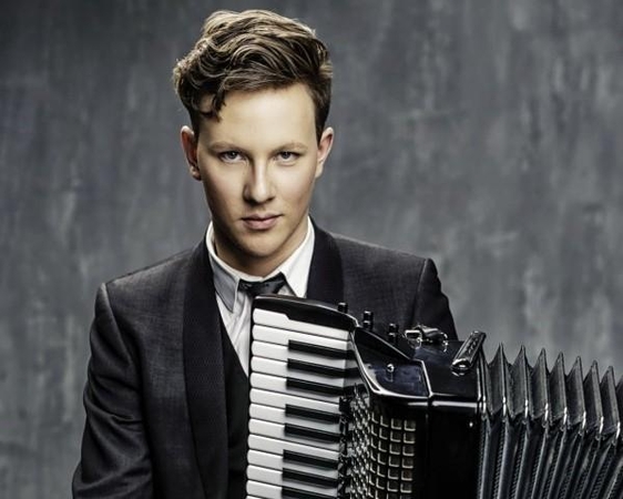 Akordeonistas: būdamas gerai žinomas užsienyje,  M.Levickis yra labai aktyvus Lietuvos muzikinio pasaulio narys.