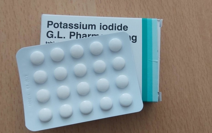 Kokiomis dozėmis, įvykus branduolinei avarijai, vartojamas kalio jodidas?